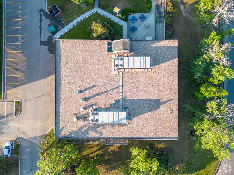 More Photos Of 2711 39th Ave NE, Calgary Office For Lease