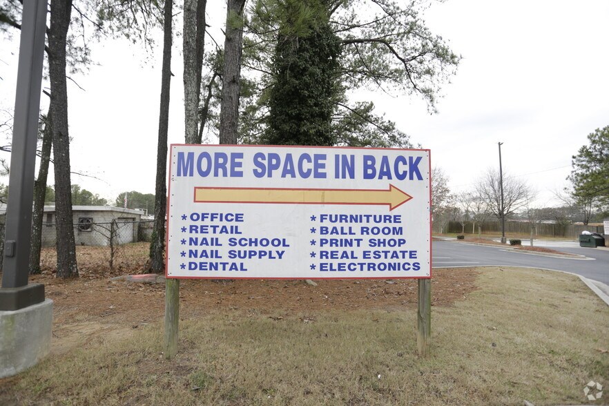 More Photos Of 4300 Buford Hwy, Atlanta Unknown For Lease
