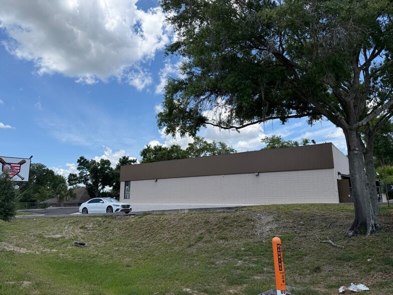 More Photos Of 390 E Highway 50, Clermont Auto Repair For Lease