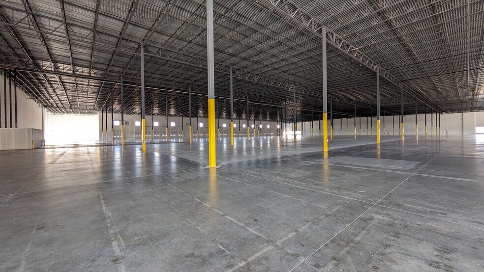 More Photos Of 370 BFG 9000 Way, Taylor Warehouse For Sale