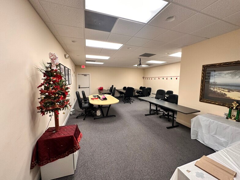 More Photos Of 4509 Hospital St, Pascagoula Office For Sale