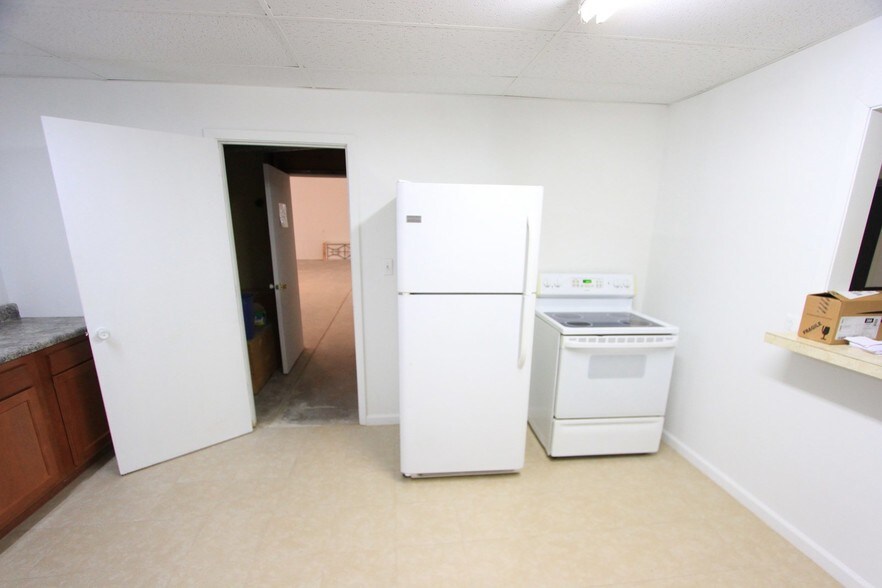 More Photos Of 108 SE 6th St, Abilene Specialty For Sale