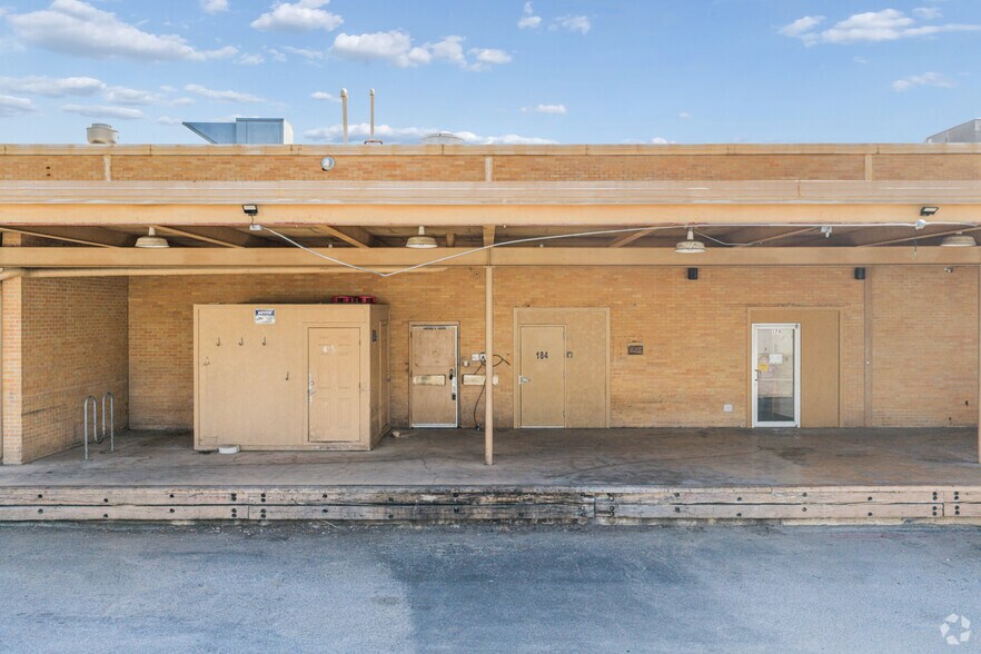 More Photos Of 301 N Guadalupe St, San Marcos Storefront Retail Office For Lease