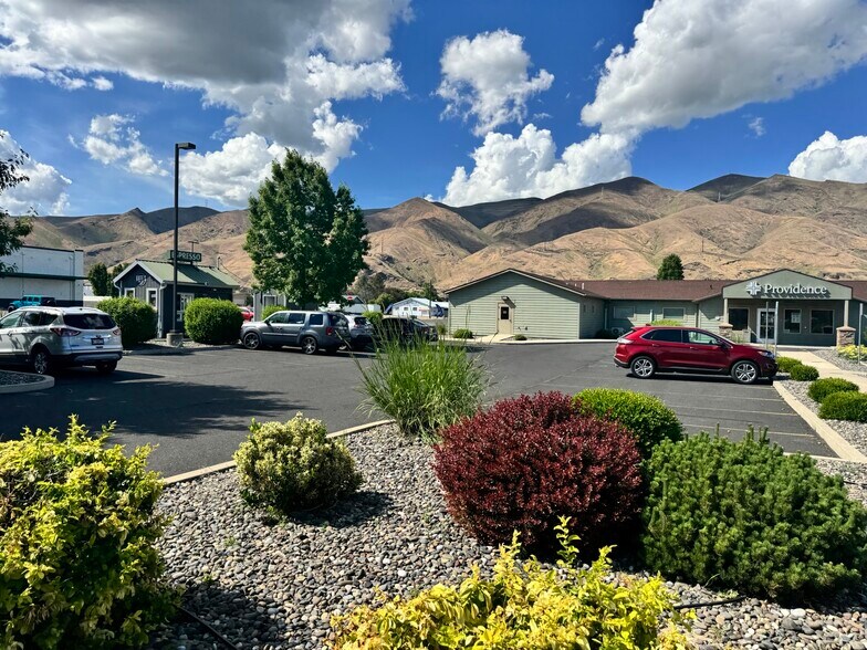 Primary Photo Of 808 Port Dr, Clarkston Medical For Sale