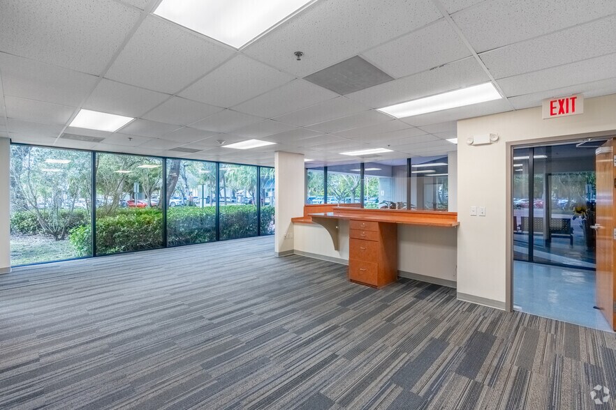 More Photos Of 10720 Caribbean Blvd, Cutler Bay Medical For Lease