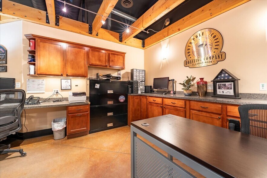 More Photos Of 1502 Minnie St, Fairbanks Industrial For Sale