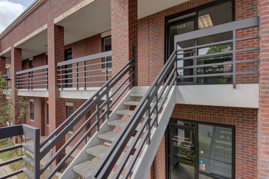 More Photos Of 11824 Jollyville Rd, Austin Medical For Lease