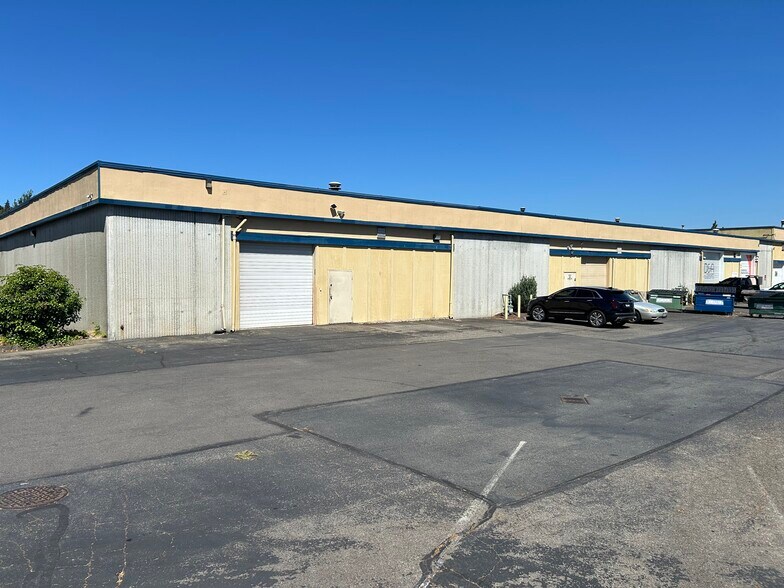 More Photos Of 360-378 Upland Dr, Tukwila Warehouse For Sale