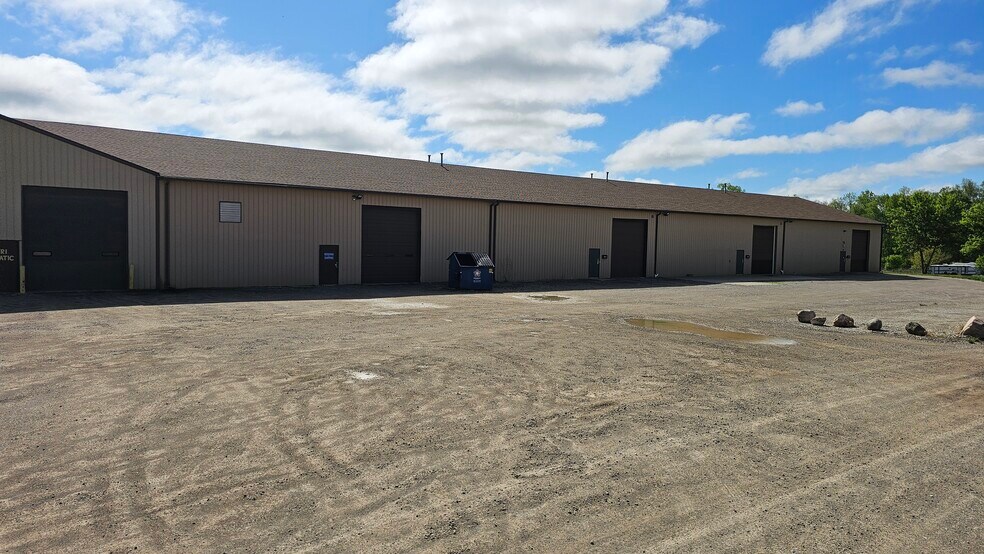 More Photos Of 5684 E Highland Rd, Howell Warehouse For Lease
