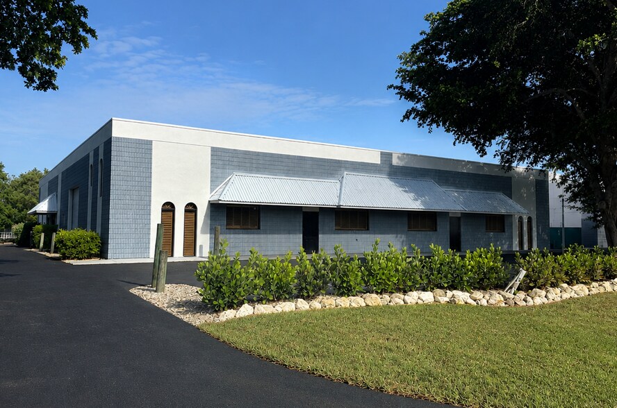 Primary Photo Of 4408 Corporate Sq, Naples Manufacturing For Sale