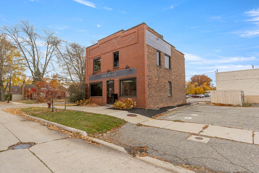 More Photos Of 6336 Fox Ave, Allen Park Office For Sale