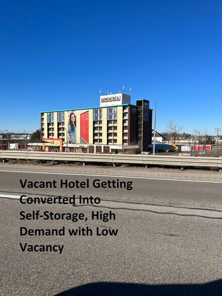 More Photos Of 2967 Henry St, Muskegon Hotel For Sale