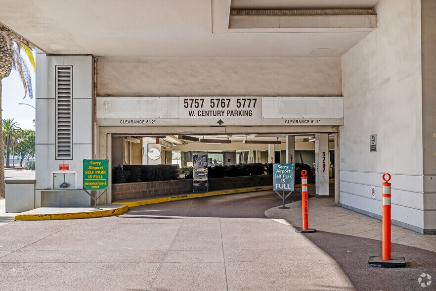 More Photos Of 5757 W Century Blvd, Los Angeles Office For Lease