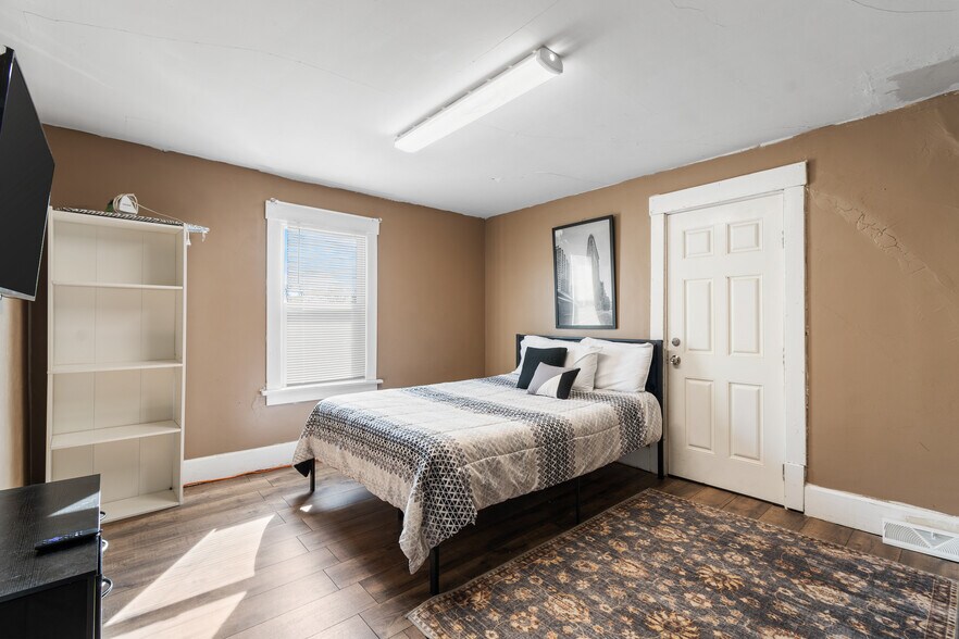 More Photos Of 2307 Cleveland Ave NW, Canton Office Residential For Sale