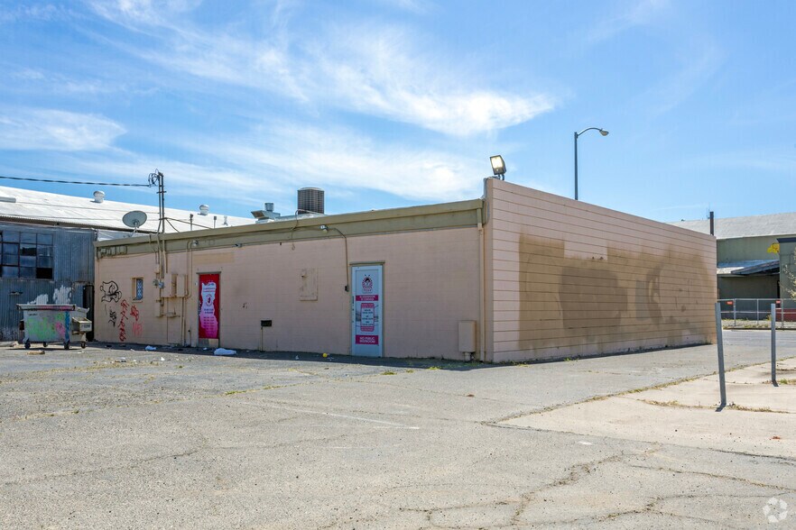 More Photos Of 245 W 16th St, Merced Land For Lease