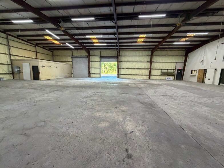 More Photos Of 5491 Benchmark Ln, Sanford Warehouse For Sale