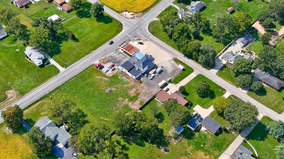 More Photos Of 5982 W State Road 32, Anderson Service Station For Sale