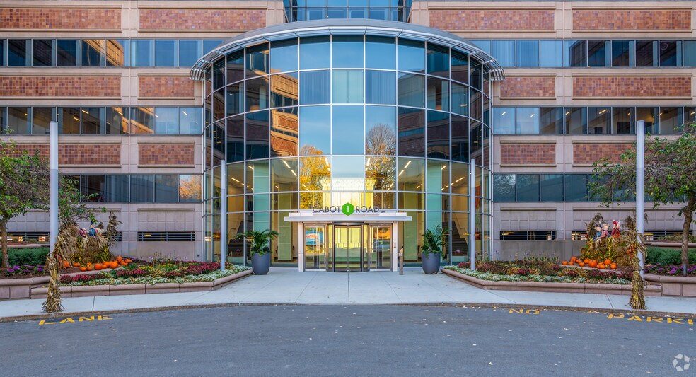 More Photos Of 1 Cabot Rd, Medford Office For Lease