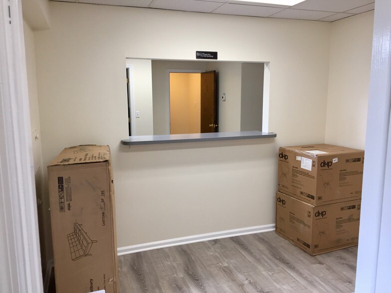 More Photos Of 764 Easton Ave, Somerset Office For Sale