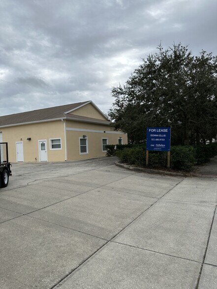 More Photos Of 3111 Skyway Cir, Melbourne Warehouse For Lease