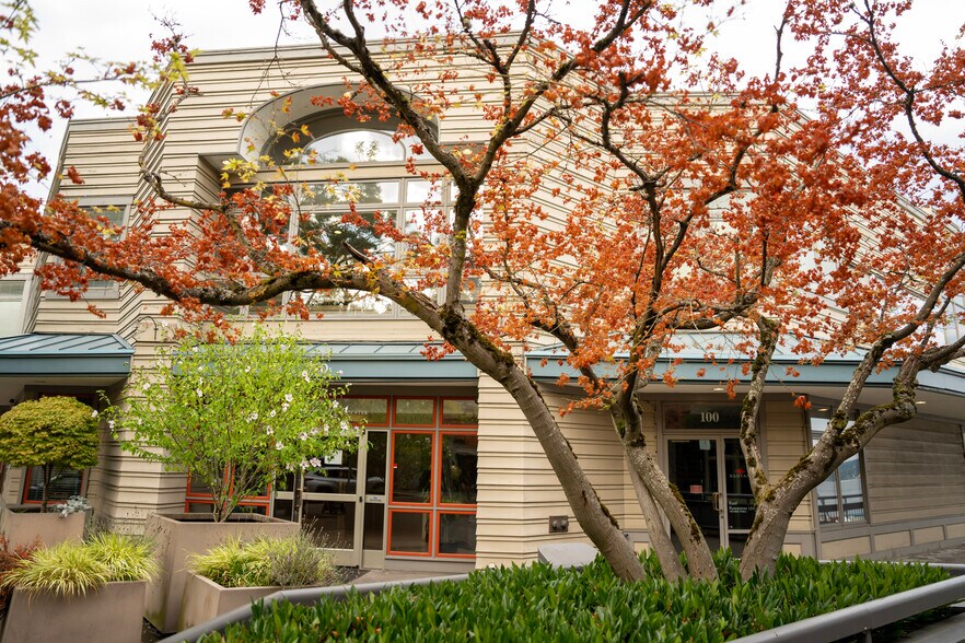 More Photos Of 110-140 Lakeside Ave, Seattle Office For Sale