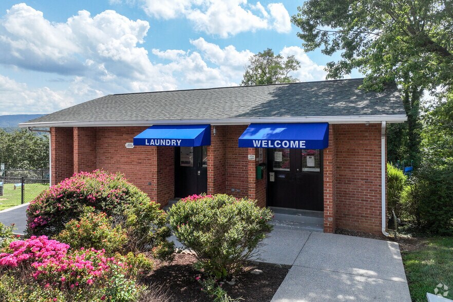 More Photos Of 777 Roanoke Blvd, Salem Apartments For Sale