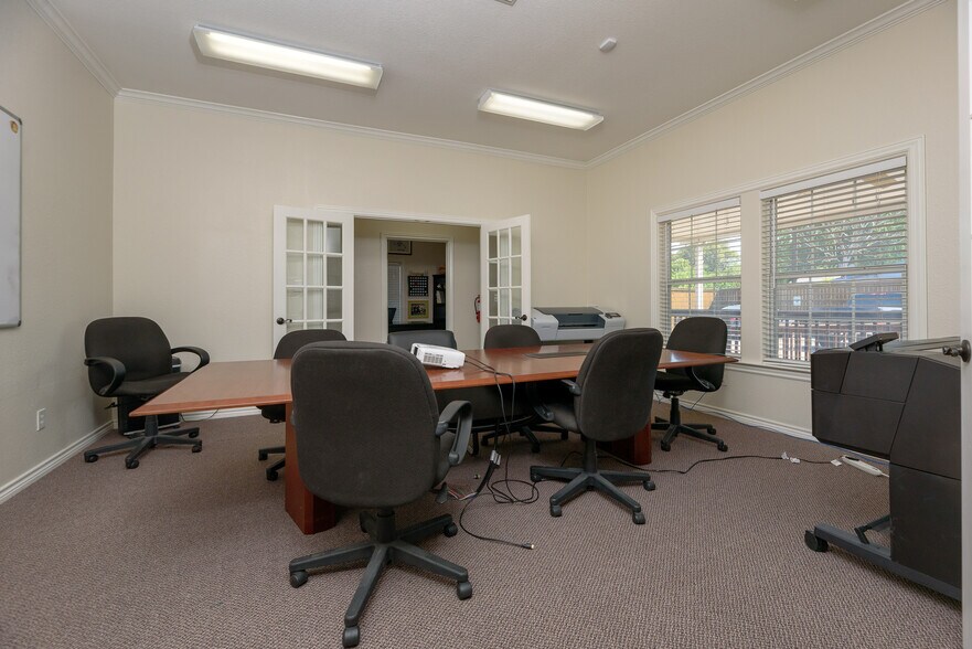 More Photos Of 301 S Seguin Rd, Converse Office For Sale