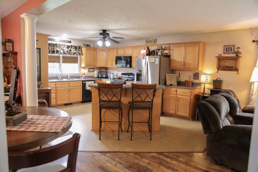 More Photos Of 232 Mine Branch Rd, Crimora Specialty For Sale