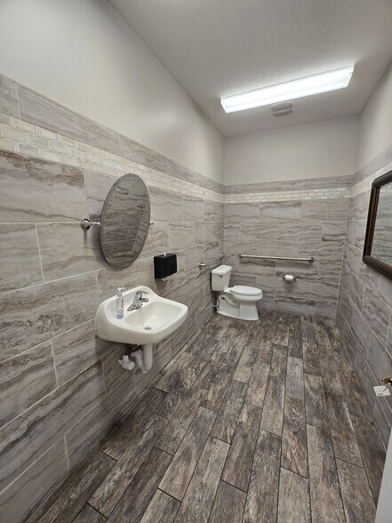 More Photos Of 3113 Mogadore Rd, Akron Warehouse For Sale