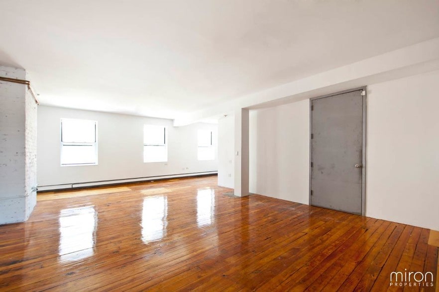 More Photos Of 66 Greenpoint Ave, Brooklyn Loft Creative Space For Sale