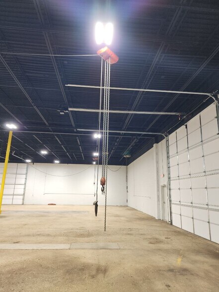 More Photos Of 1918 W Virginia Ave, Crewe Warehouse For Lease