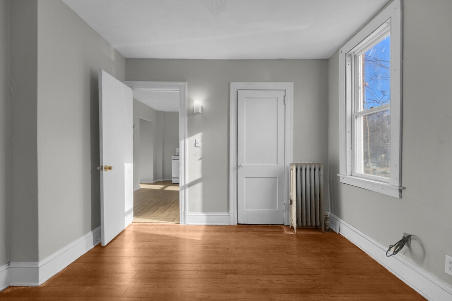 More Photos Of 143-145 Putnam St, Hartford Apartments For Sale