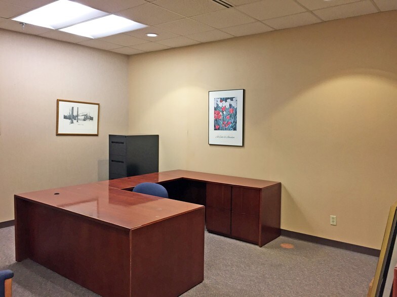 More Photos Of 1100 W Glen Ave, Peoria Office For Lease