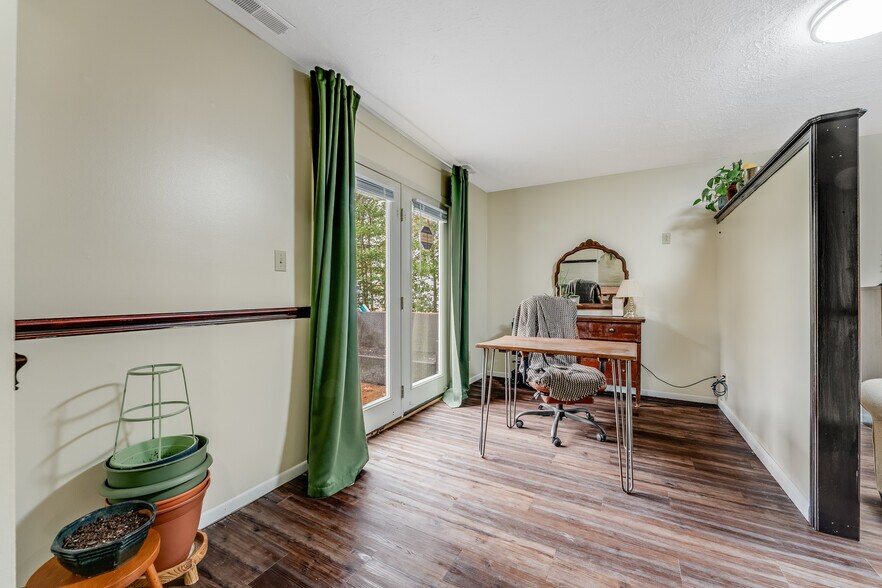 More Photos Of 940 Stewart St, Morgantown Apartments For Sale