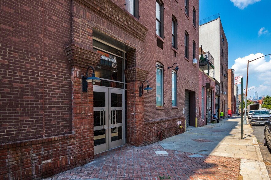 More Photos Of 52 Bridge St, Brooklyn Apartments For Lease