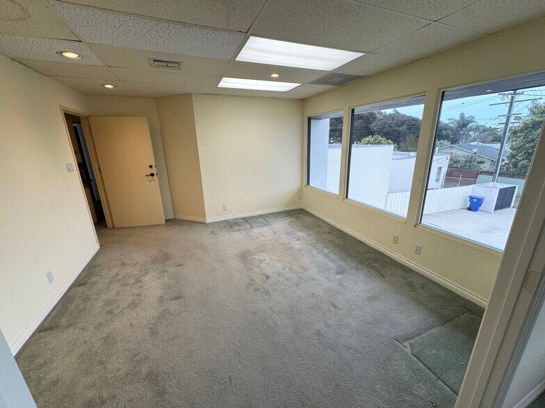 More Photos Of 2350 E Main St, Ventura Office For Lease