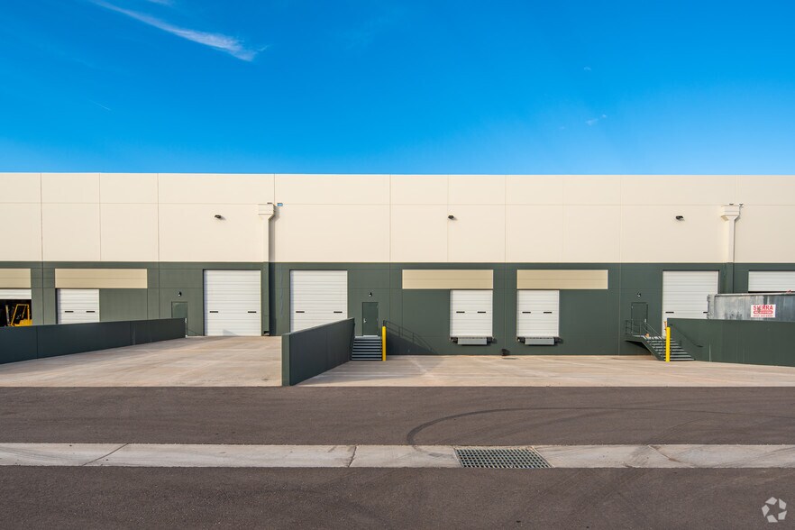 More Photos Of 7645 E Ray Rd, Mesa Warehouse For Lease