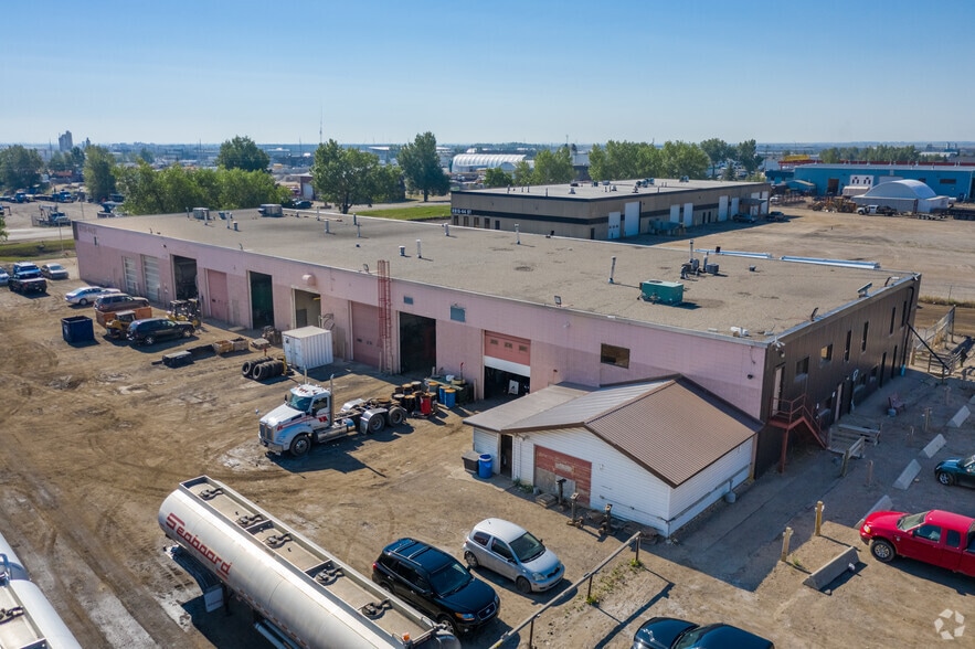 More Photos Of 8715 44th St SE, Calgary Warehouse For Sale