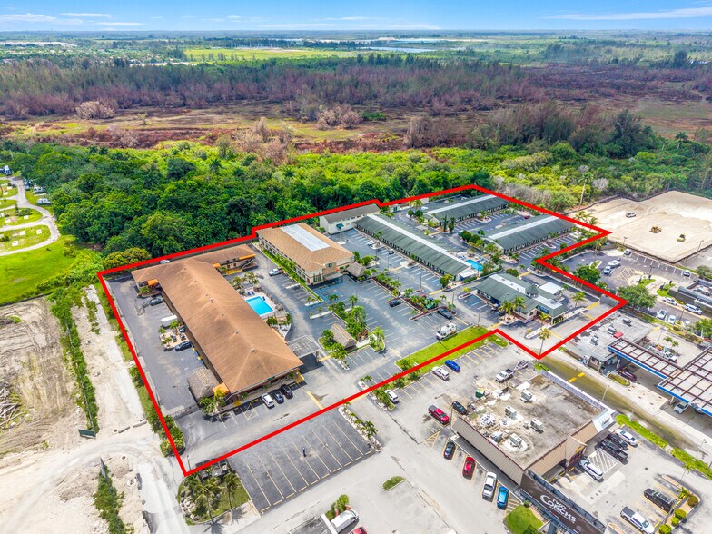 More Photos Of 333 SE 1st Ave, Florida City Hotel For Sale