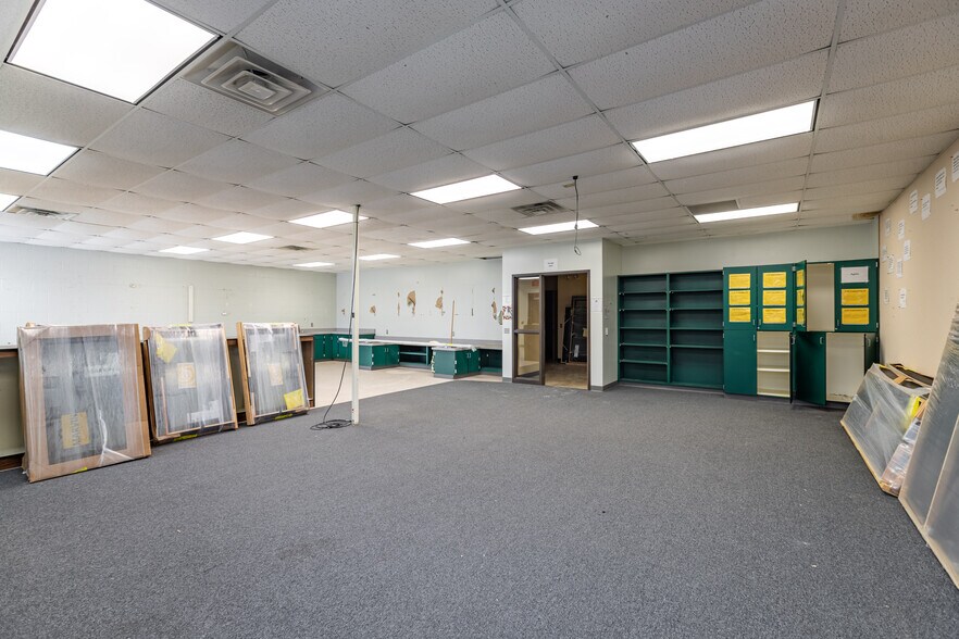 More Photos Of W7908 County Road Z, Onalaska Manufacturing For Sale