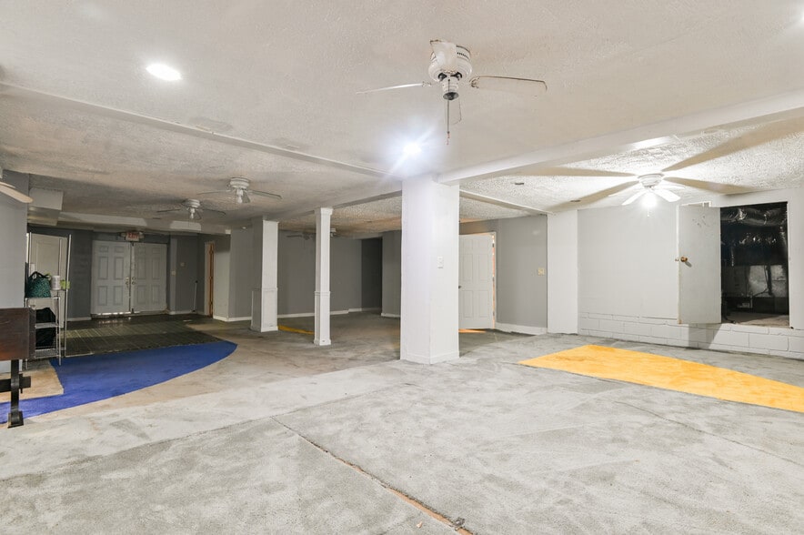 More Photos Of 2766 White Oak Dr, Decatur Religious Facility For Sale