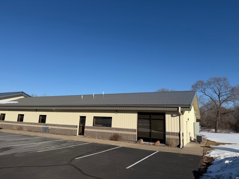 More Photos Of 511 N Clairemont Ave, Eau Claire Warehouse For Lease