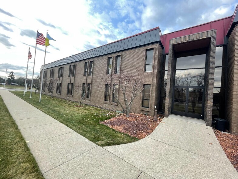 More Photos Of 24001 Southfield Rd, Southfield Office For Lease