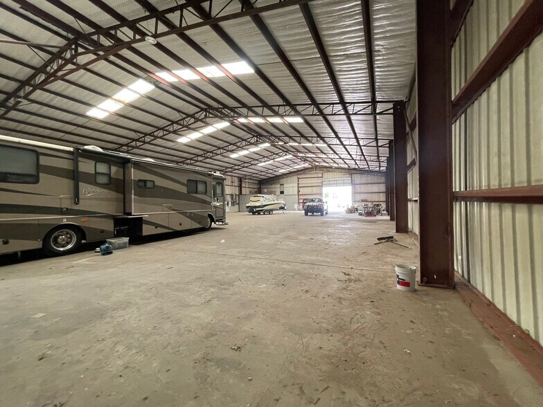 More Photos Of 575 Proffitt st, Midlothian Warehouse For Lease
