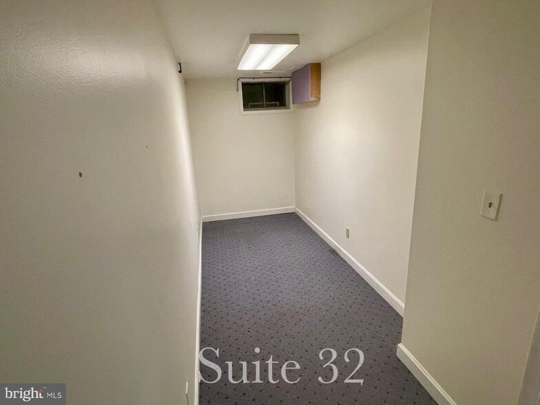 More Photos Of 5201-5215 W Woodmill Dr, Wilmington Medical For Sale