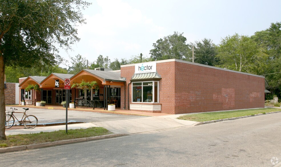 More Photos Of 702 W University Ave, Gainesville Unknown For Lease