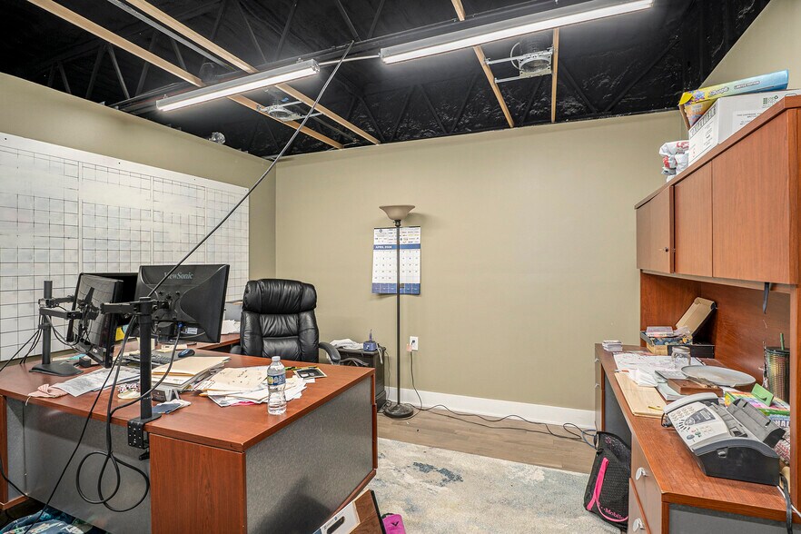More Photos Of 16745 Dixie Hwy, Davisburg Warehouse For Sale