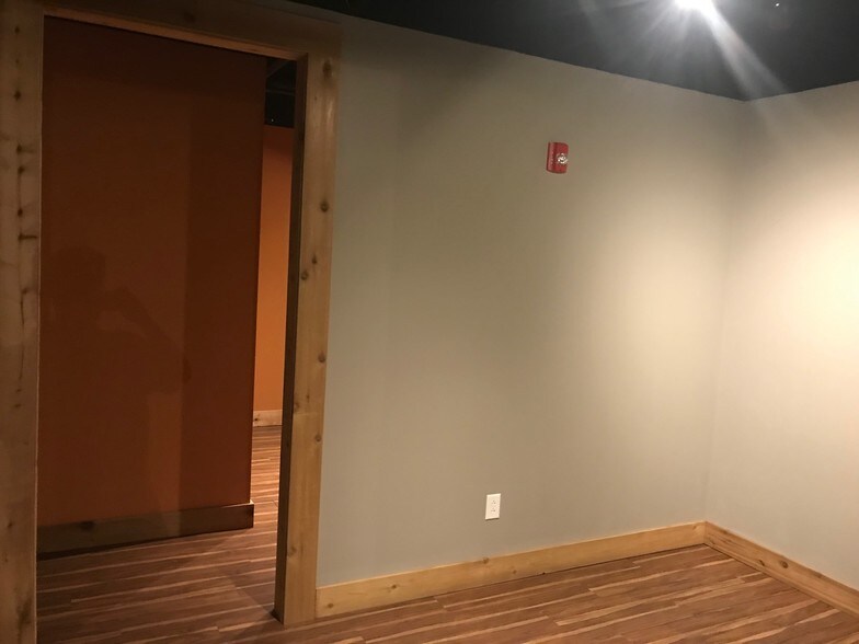 More Photos Of 871 S Arbor Vitae, Edwardsville General Retail For Lease