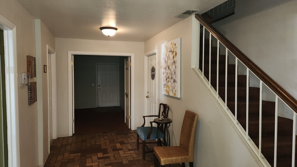 More Photos Of 4 Williamsburg Ln, Chico Office For Sale