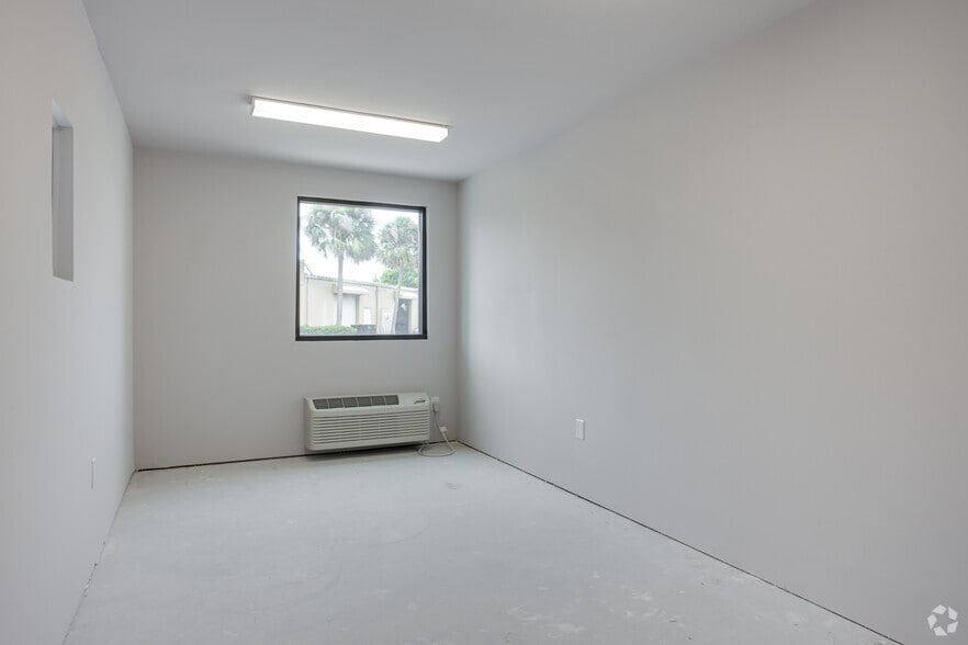 More Photos Of 310 N Wickham Rd, Melbourne Warehouse For Lease